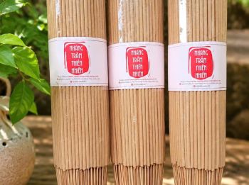HƯƠNG CÂY TRẦM HƯƠNG PHỔ THÔNG ( TĂM DÀI 38CM)